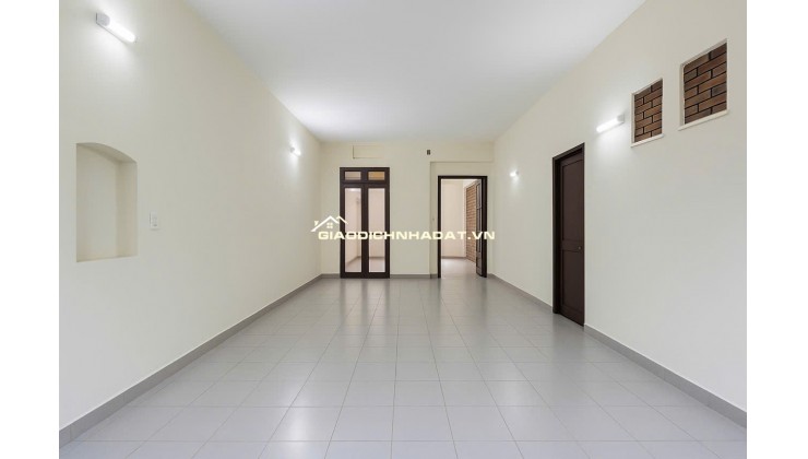 20 Triệu: NGUYÊN CĂN MẶT TIỀN QUẬN 1, CHỢ BẾN THÀNH, NHÀ MỚI 3 TẦNG 3 PHÒNG CÓ NỘI THẤT. 0933910039