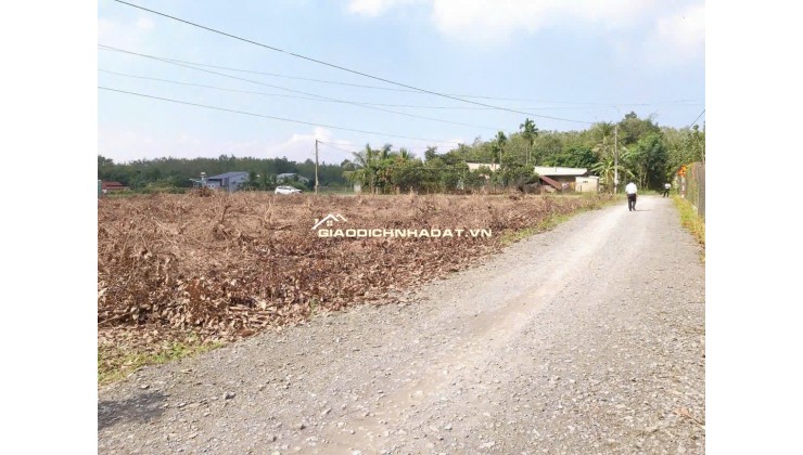 Bán gấp 200m2 đất giá 200 triệu liên hệ 0357 645 645
