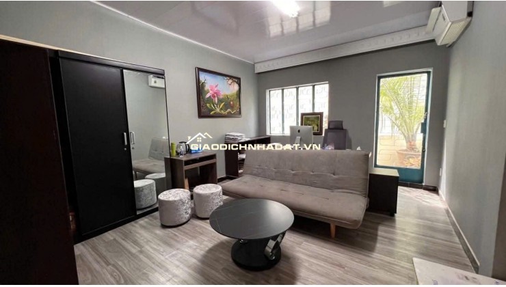 MẶT TIỀN NGUYỄN VĂN NGUYỄN Q1, MẶT SAU HXH - DIỆN TÍCH 82M2 (4M x 20.5M) - NHÀ 5 TẦNG THANG MÁY - ĐANG CHO THUÊ 50 TRIỆU/THÁNG - GIÁ CHÀO 30 Tỷ. 

+