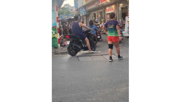  BÁN NHÀ SÀI ĐỒNG – VỊ TRÍ ĐẸP – KINH DOANH ĐỈNH – GIÁ 11.5 TỶ

 Sẵn sàng giao dịch ngay – pháp lý chuẩn chỉnh!

 Diện tích: 46m² – mặt tiền