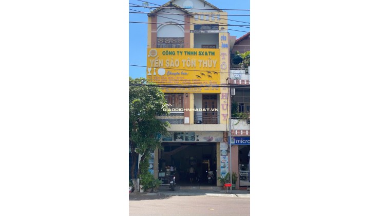 CHÍNH CHỦ BÁN NHÀ MẶT TIỀN 3 TẦNG, NGAY TTTP QUY NHƠN – 194,67M2 CHỈ 20 TỶ, LH:0983729758.