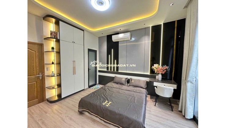 Siêu Phẩm HXH PHẠM VĂN HAI P5 Tân Bình - Nhà 3 Tầng Ngay Trung Tâm Giáp Ranh Q3 Q10
