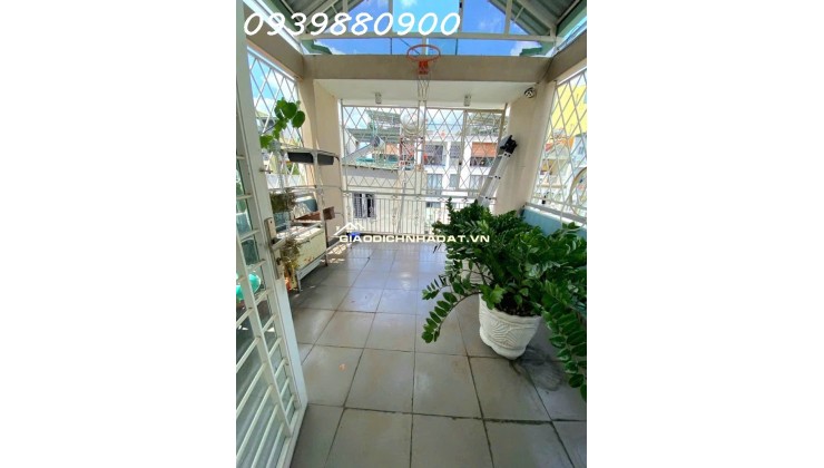 4 tầng - 45m2 - 50m ra Trường Sa - 5,99 Tỷ TL.