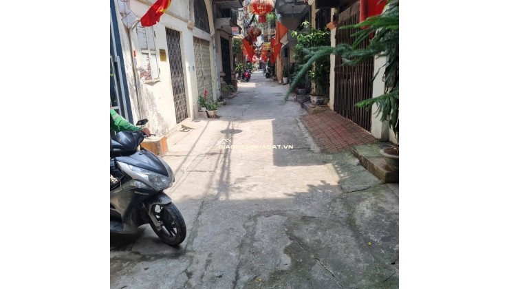 Phố Hoàng Mai DT72m x 4 tầng. Ô tô, giá tốt đầu tư, KD, VP đẹp