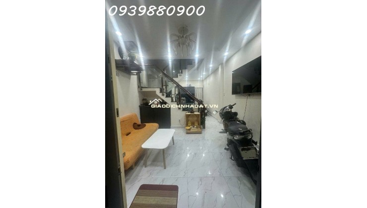 Phan Văn Trị, Bình Thạnh, 3 tầng - 4,5 TỶ TL.
