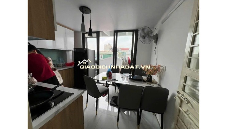 Đại La - Hai Bà Trưng DT 40m x 5 tầng, MT 4m. Ngõ thông, ô tô đỗ cửa, Kd đỉnh