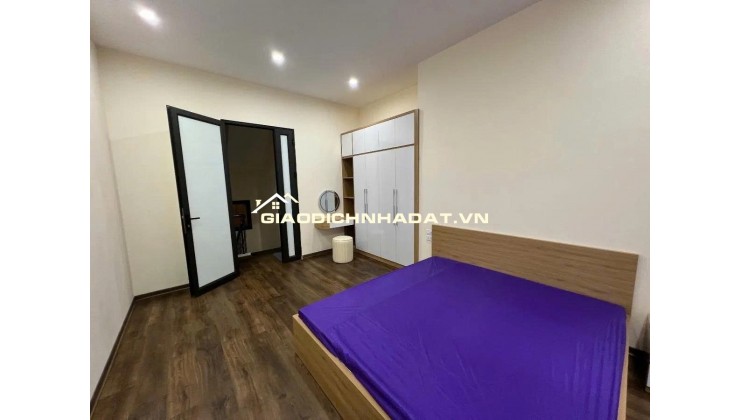 Đại La - Hai Bà Trưng DT 40m x 5 tầng, MT 4m. Ngõ thông, ô tô đỗ cửa, Kd đỉnh