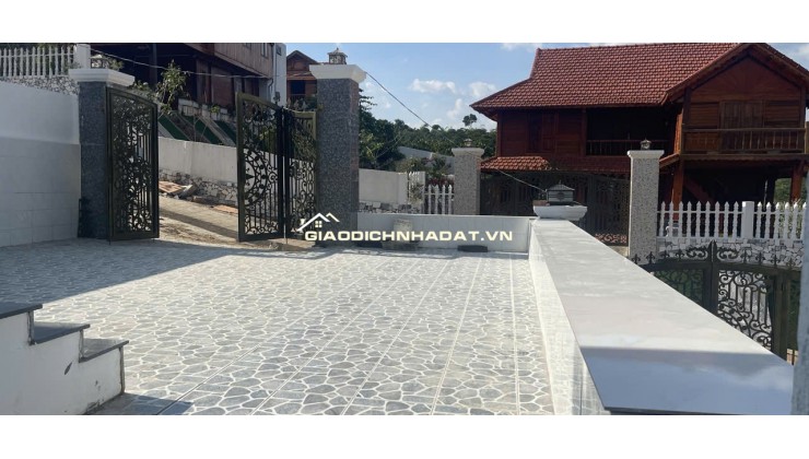 BÁN HOẶC CHO THUÊ BIỆT THỰ 420m2 - 3PN - SÁT DALAT, VIEW RỪNG THÔNG. LH:0909206662.