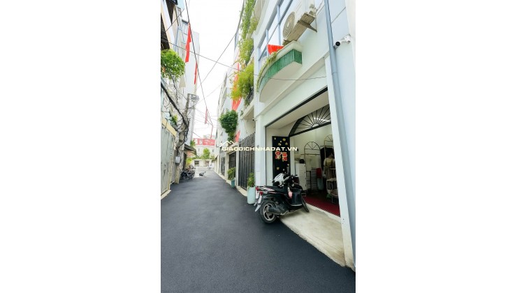 16 TỶ: BÁN NHÀ QUẬN 3- TRẦN HƯNG ĐẠO NGUYỄN VĂN CỪ- 4M x 13M- 3 TẦNG XE HƠI TRONG NHÀ.VŨ 0933910039