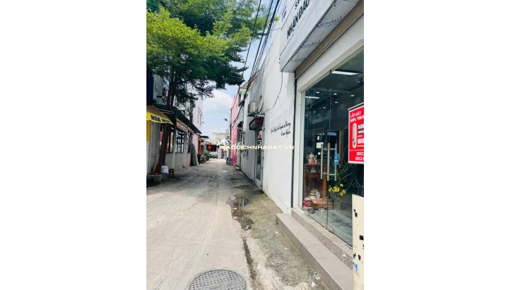 BÁN NHÀ DĨ AN – NHÀ MỚI ĐẸP – SÁT KCN SÓNG THẦN – XE HƠI VÀO TẬN NHÀ – CHỈ 3.55 TỶ