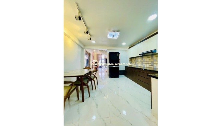 NHÀ ĐẸP GẦN QUẬN 7-5 TẦNG – HẺM XE HƠI – FULL NỘI THẤT CAO CẤP