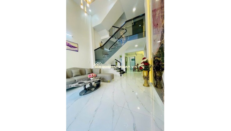 NHÀ ĐẸP GẦN QUẬN 7-5 TẦNG – HẺM XE HƠI – FULL NỘI THẤT CAO CẤP