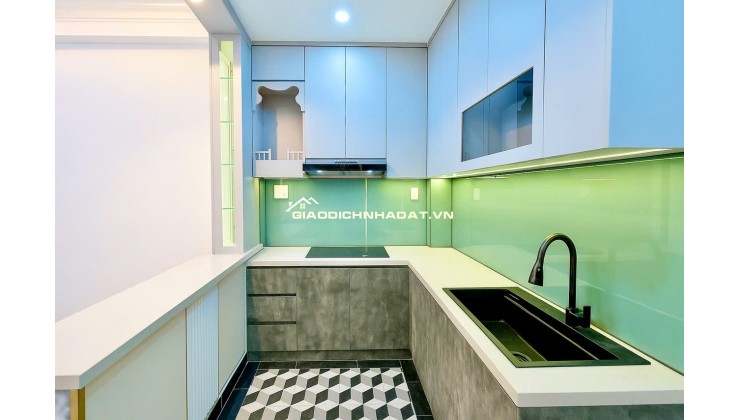 5 Tỷ nhỉnh- Hoàng Diệu Quận 4- nhà mới 100% ngang hơn 4m- 3 tầng 3 phòng đủ nội thất. VŨ 0933910039