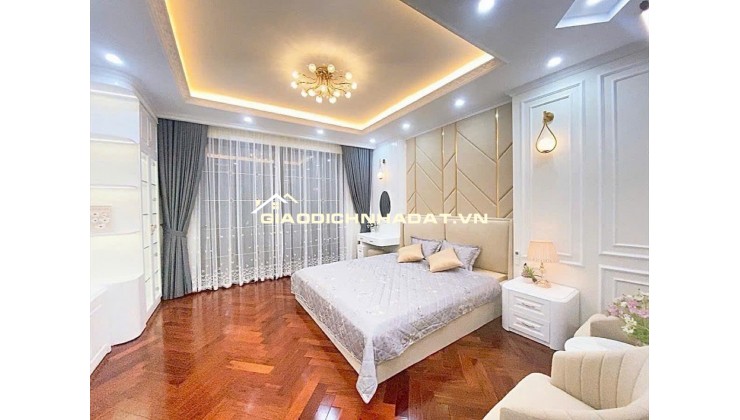 Chính chủ bán nhà phố Bà Triệu – 5 tầng, 60m², cách mặt phố chỉ 15m, giá tốt 10.5 tỷ