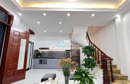 Bán căn nhà cuối cùng tại Bồ Đề, 38 m x4  tầng, 2 mặt thoáng, Giá 5.35 tỷ chủ thiện chí