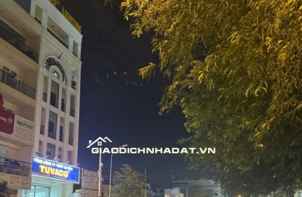 CHỦ GỬI NHÀ 3 TẦNG -HẺM 6M -NHỈNH 4 T.Ỷ