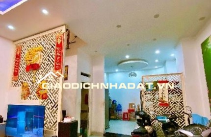 Bán nhà ngay MT Nguyễn Văn Hưởng, Thảo Điền, Quận 2.