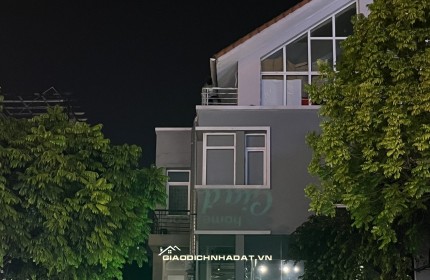 Cho thuê nhà mặt phố Nguyễn Gia Thiều,Hoàn Kiếm 80M2 mặt tiền 9m,giá thuê 35tr/th
