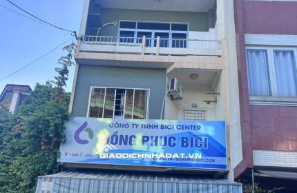 BÁN NHÀ MẶT TIỀN 132 ĐỖ QUANG, 46M 3 TẦNG 3PN3VS HƯỚNG ĐÔNG NAM. 6,9TỶ, LH 0905113070.