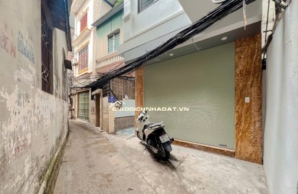 Lê Thanh Nghị - TT Hai Bà Trưng, lô góc Dt40m x5 tầng, thang máy. Nhà mới, khu dân trí cao, gần phố
