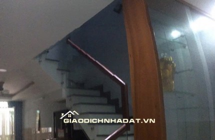 Nhà quận 10 giá rẻ HXH ngay Quốc Tự đường 3/2 4PN 4WC, cực kỳ phong thủy.
