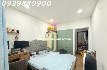 Nhà 3 tầng hẻm nhựa Nguyễn Văn Đậu.