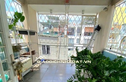 4 tầng - 45m2 - 50m ra Trường Sa - 5,99 Tỷ TL.