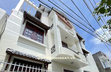  MẶT TIỀN TÔN ĐẢN- 3 TẰNG  – TT CẨM LỆ- 5.8T
 Vị trí đắc địa- sau bến xe – gần chợ, trường, khu dân cư đông đúc
 Diện tích: 106m² (ngang
