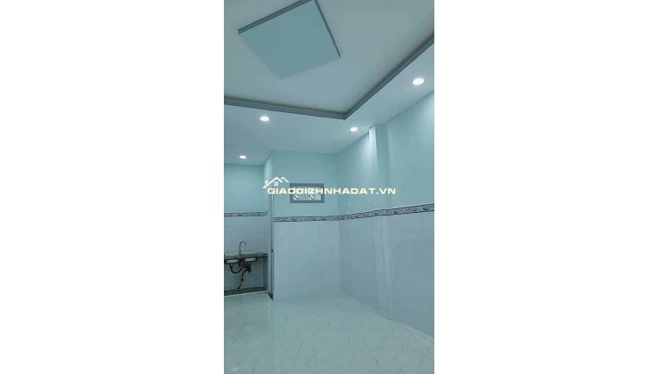 Bán nhà Hồng Lạc, ngay Lạc Long Quân, trung tâm Tân Bình, 24m2 - 2 tầng, chỉ hơn 2 tỷ.
