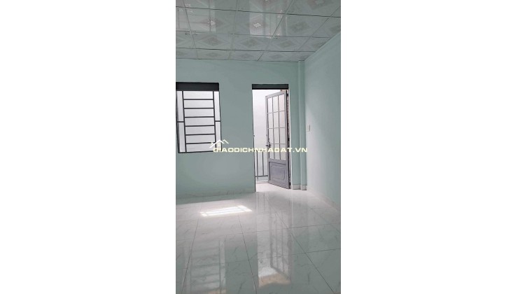 Bán nhà Hồng Lạc, ngay Lạc Long Quân, trung tâm Tân Bình, 24m2 - 2 tầng, chỉ hơn 2 tỷ.