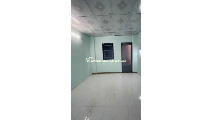 Bán nhà Hồng Lạc, ngay Lạc Long Quân, trung tâm Tân Bình, 24m2 - 2 tầng, chỉ hơn 2 tỷ.