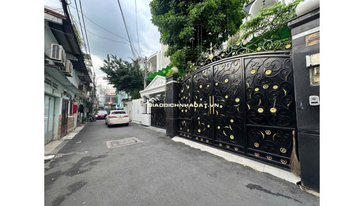 Nhà BTCT 4x13 HXH 1 trệt 2 lầu sân thượng 5PN chỉ 6,1 tỷ