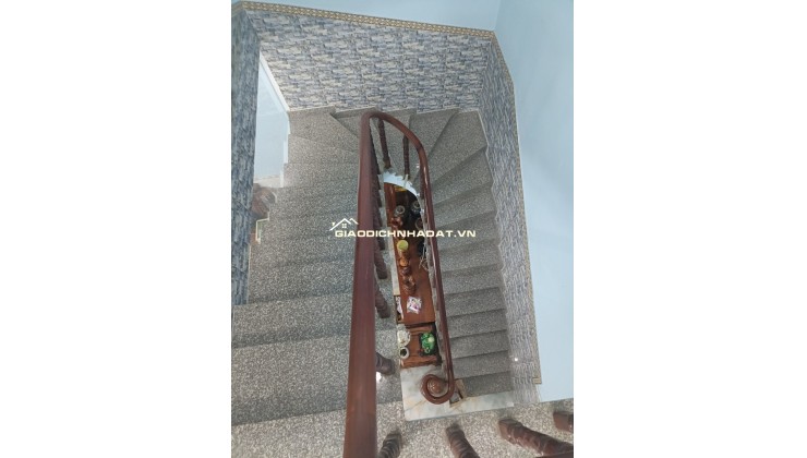 NHÀ 2 TẦNG BTCT - XÂY TƯỜNG 20CM - CÁCH ĐẠI HỌC TÀI CHÍNH MARKETING 50M - CÓ PN TRỆT - SÂN ĐỂ Ô TÔ = 5.8 tỷ