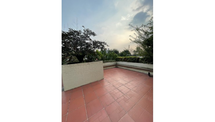 Chủ đi định cư bán gấp căn biệt thự sân vườn, 360m2, KDC Sadeco Phước Kiển, đối diện trường RMIT