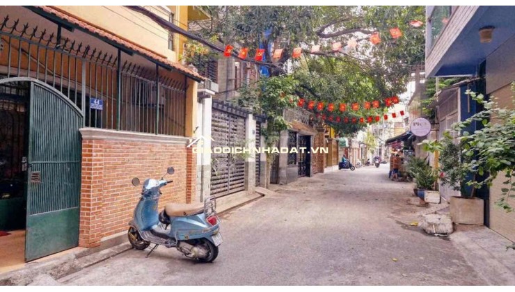 Bán nhà MT Trương Hoàng Thanh P12 Tân Bình 2 lầu (4PN, 3WC)