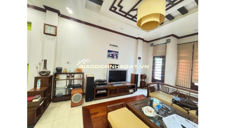 Bán nhà mặt phố Bà Triệu – 74m² x 6 tầng – lô góc – thu nhập 100tr/tháng – chỉ 68 tỷ