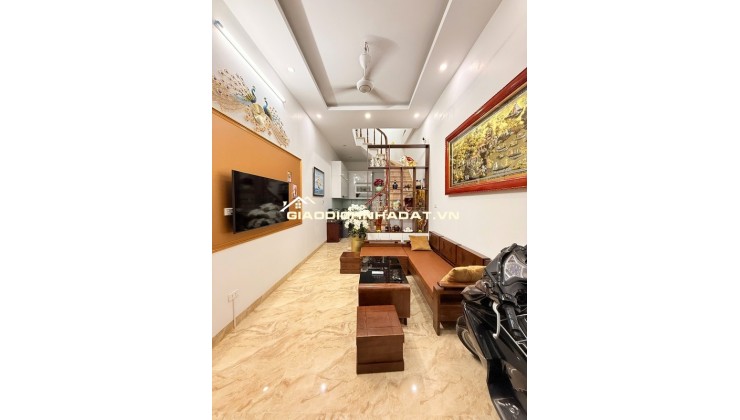 NHANH TAY! Nhà Lĩnh Nam 4 tầng, 30m2, nhỉnh 4 tỉ - Giá tốt nhất Hoàng Mai!