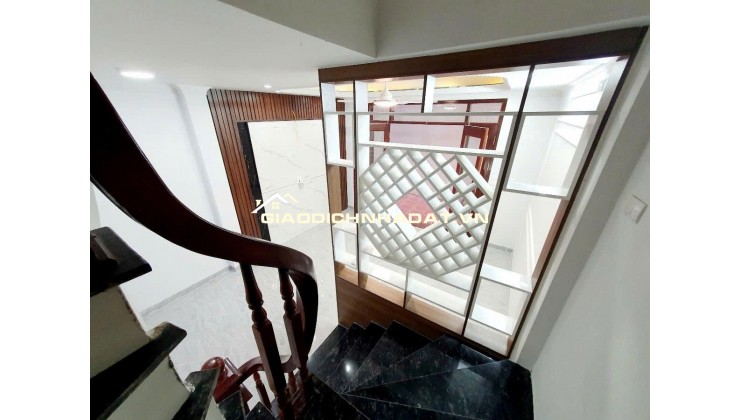 NHÀ ĐẸP MỚI TINH . Cổ Nhuế - Bắc Từ Liêm 35m 6 tầng mặt tiền 4,3m 7,25 tỷ 
sổ đỏ vuông vắn cất két .