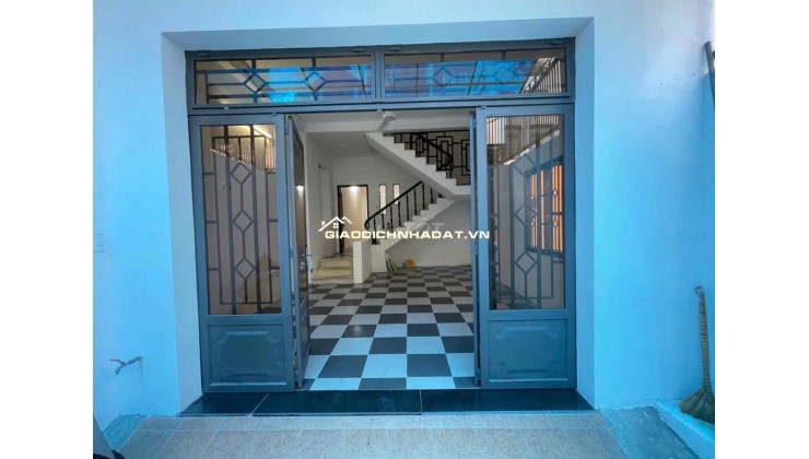 Bán nhà 1 trệt 2 lầu 1 sân thượng số 12 Đồng Nai P2 Q Tân Bình