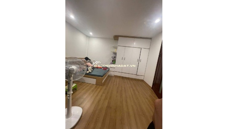 Bán nhà Ngọc Lâm- Long Biên 32m- nhỉnh 6 tỷ ( TL)