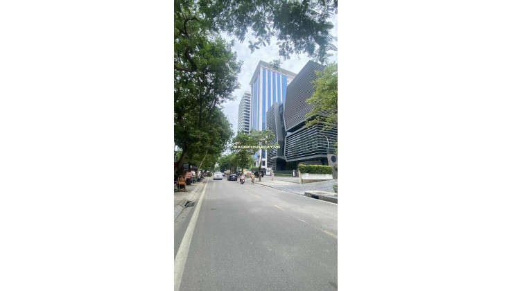 Bán 1200m2 đất tặng biệt thự mặt phố Đội Cấn phường Ngọc Hà