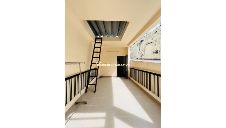 Bán nhà đúc 2 lầu hẻm 606 Đường 3 Tháng 2, P14 Q10 ngay trung tâm SG