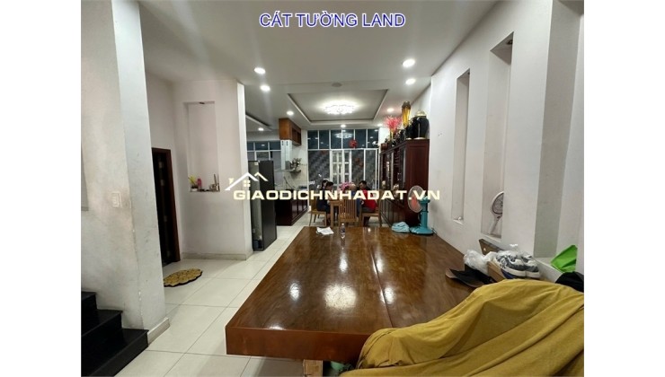 Bán Gấp! Biệt Thự ngay Chợ Tân Hương, Tân Phú – Giá Giảm 2 tỷ, cơ hội vàng cho khách mua thật sự