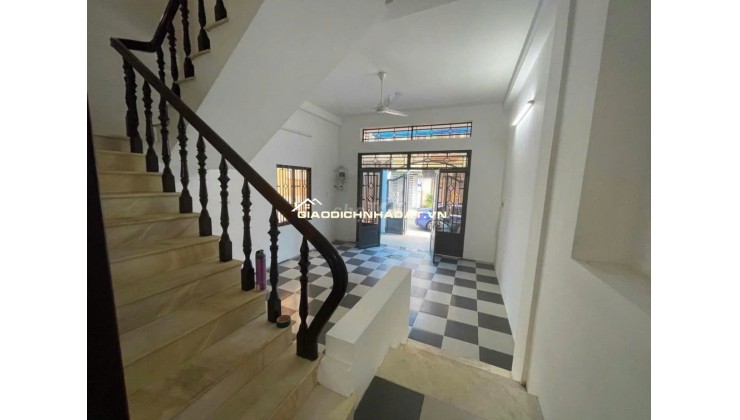 Bán nhà 1 trệt 2 lầu 1 sân thượng số 12 Đồng Nai P2 Q Tân Bình