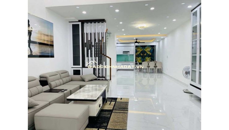 Xe hơi ngủ nhà Chu Văn An , P12 ( Nay là phường Bình Thạnh ) Q Bình Thạnh , 80,6m2 công Nhận, 88m2 thực tế (4,8x18) chỉ 11,x tỷ TL