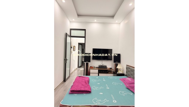 NHANH TAY! Nhà Lĩnh Nam 4 tầng, 30m2, nhỉnh 4 tỉ - Giá tốt nhất Hoàng Mai!