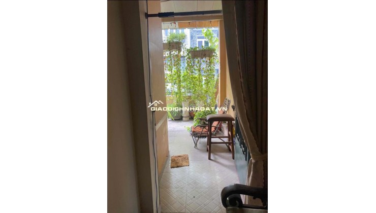 Bán nhà MT Trương Hoàng Thanh P12 Tân Bình 2 lầu (4PN, 3WC)