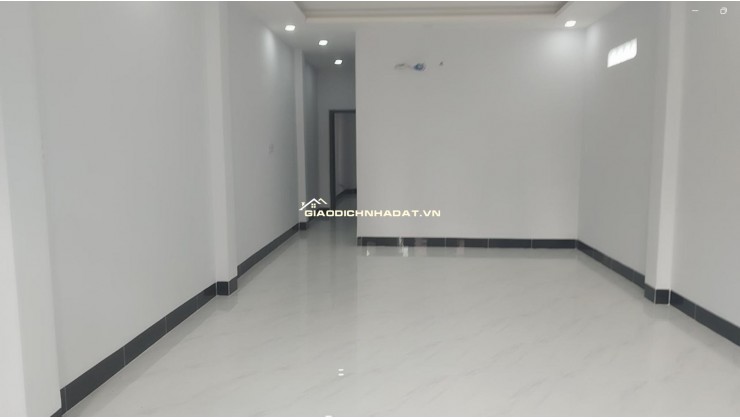 Bán Nhà Mặt Phố Số 2, TTTM Vincom Sa Đéc, Đồng Tháp. 75m2, 3 Tầng, 6PN. Giá 6.2 Tỷ, Sổ Hồng.