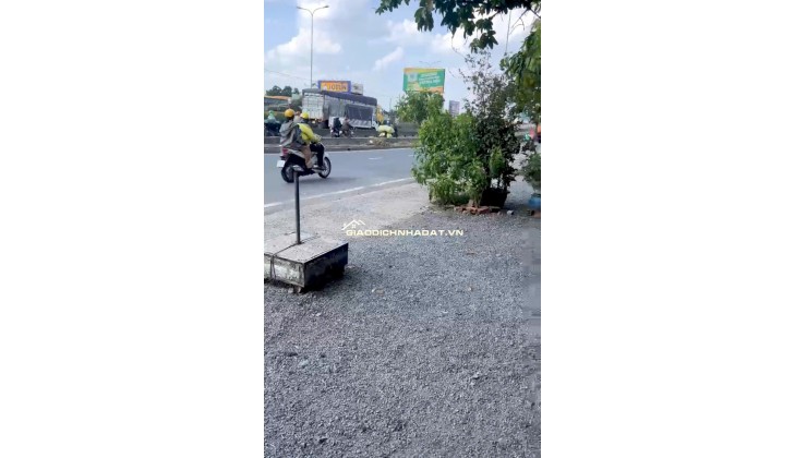 BÁN NHÀ MẶT TIỀN QL1A, HIỆP BÌNH PHƯỚC, DT 100,6M2, SHR, CHỈ 4.9 TỶ. LH:0765659378.