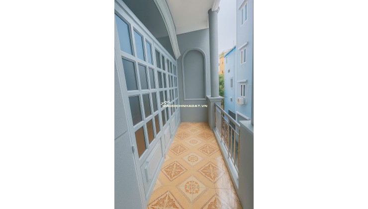 Cho thuê căn hộ full nội thất vị trí đẹp ngay Lý Chính Thắng Q3